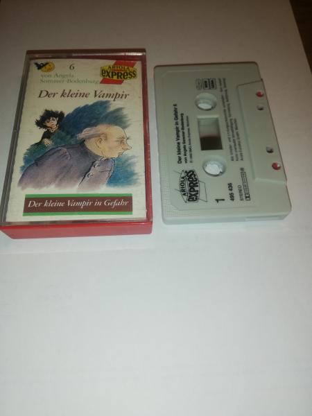 Der kleine Vampir Folge 6 in Gefahr Grau mit Schwarzen Druck 495436-215 Ariola Express